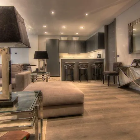Apartment 5mw Luxury 4 Bedrooms In The Center